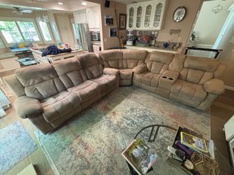 FREE 3 Piece Reclining Sectional Couch