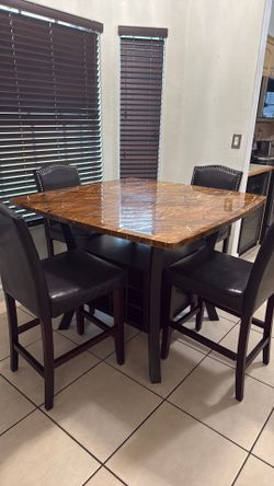 Dinning table w 4 chairs/ juego de comedor
