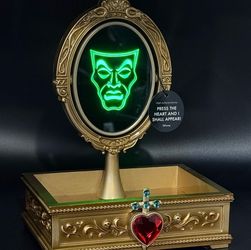NEW Bath & Body Works Disney Villains Evil Queen Light-Up Body Care Tray Halloween