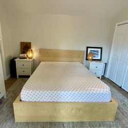 Oak Wood Bed Frame (Queen Size) 