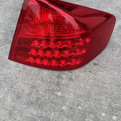 Infiniti G35 Sedan OEM Tail Light Rear Right
