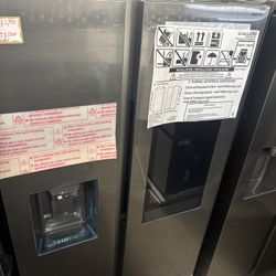 Samsung Family Hub Refrigerator (minor dent shown)