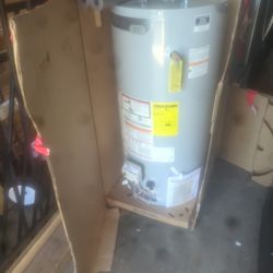 Gas Water Heater 40 Gal By AO Smith New Open Box 52" Tall 22" Wide $359