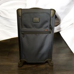 TUMI International Expandable 4-Wheel Carry On Luggage 