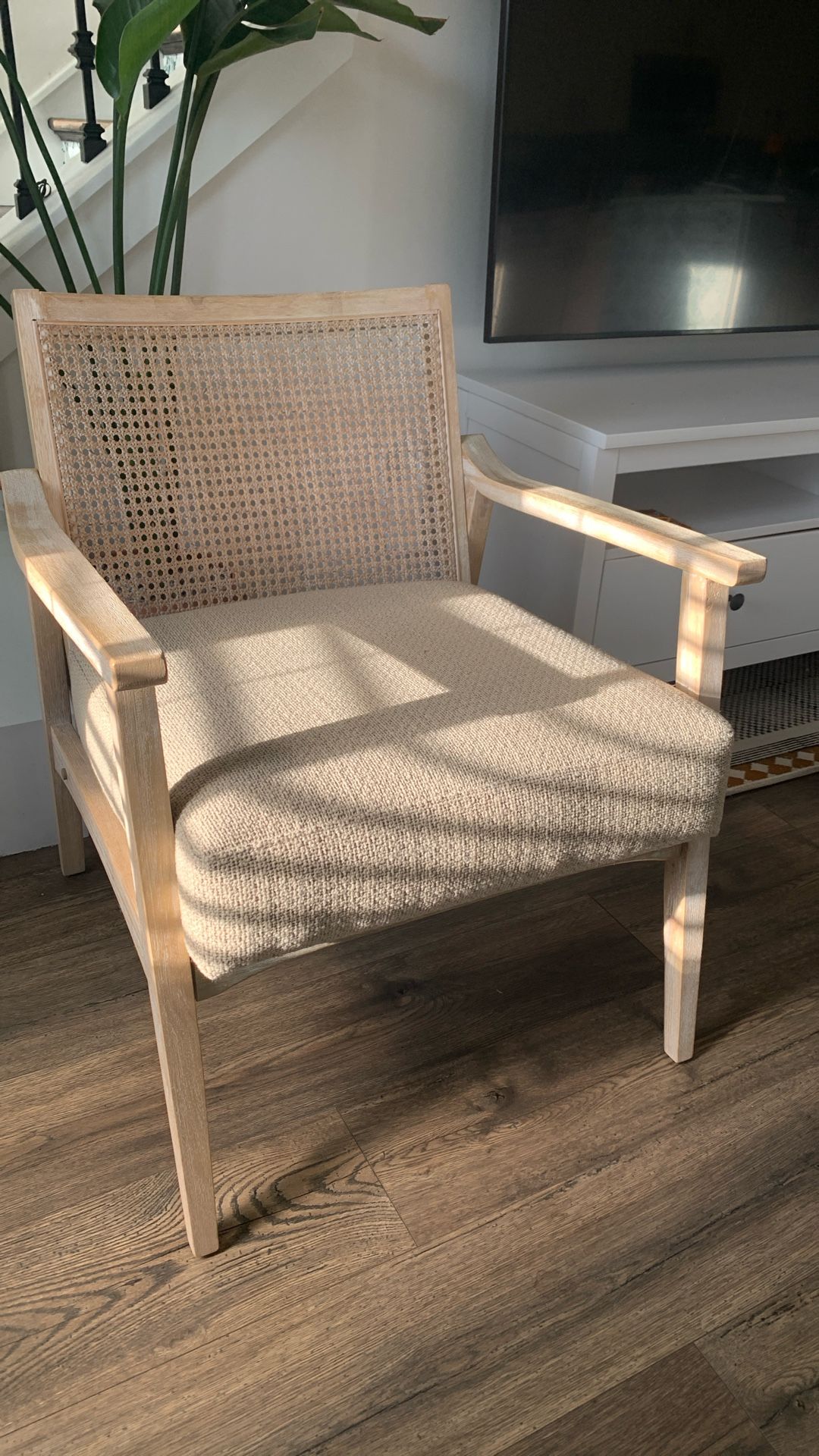 INK+IVY Kelly Accent Chair in a Pool Great Condition.