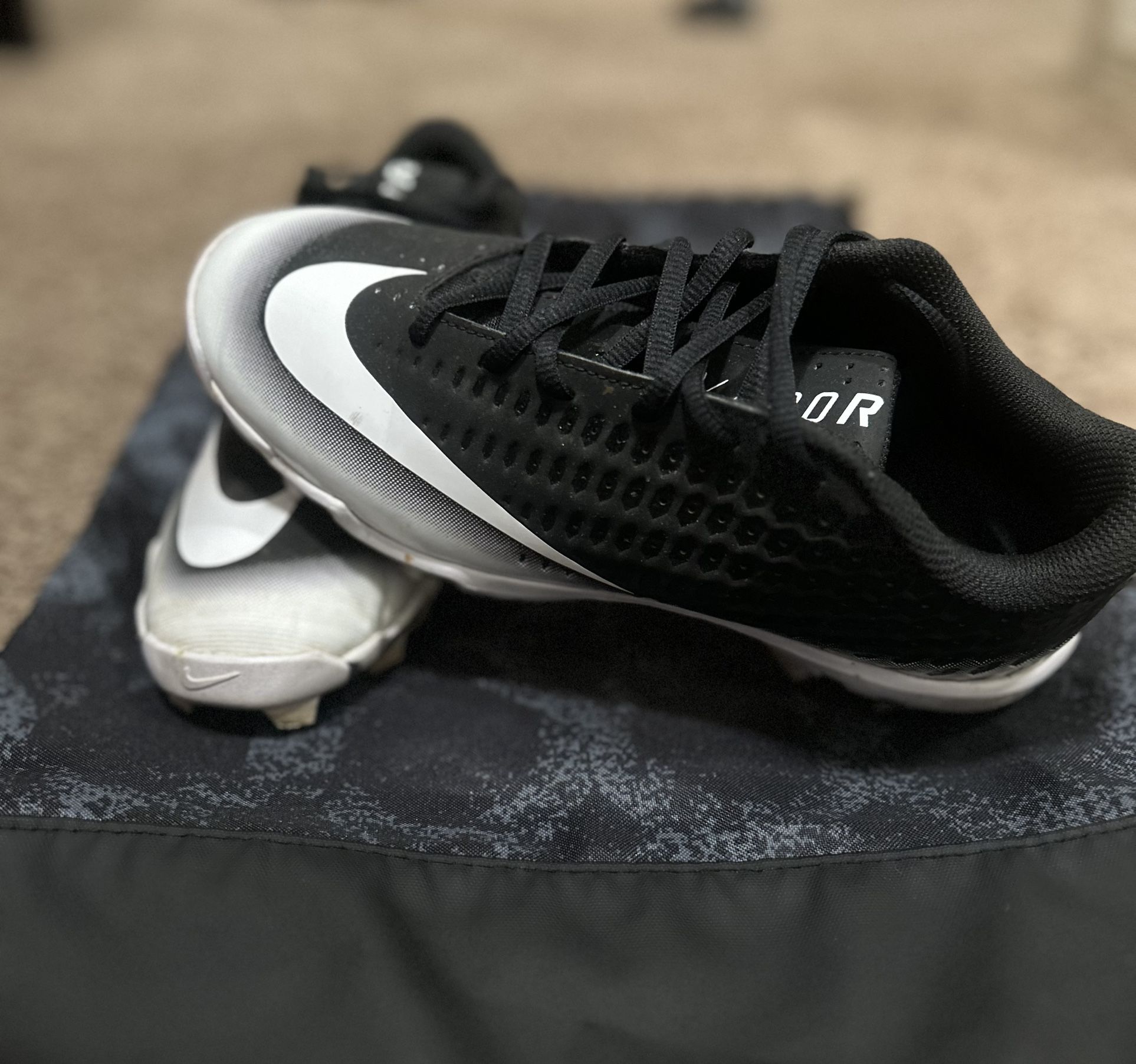 Nike Vapor Ultrafly Keystone Black Softball/Baseball Cleats I Am Flexible With Prices Just Let Me Know