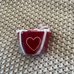 Rae Dunn Heart Measuring Cups