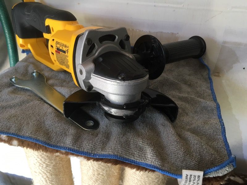 Dewalt dcg412 20v max for Sale in Concord, CA - OfferUp
