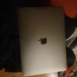 Apple Laptop 