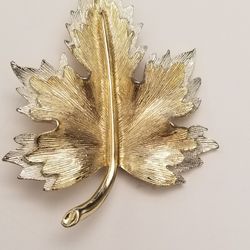 Vintage Sarah Coventry Gold & Silver Leaf Brooch