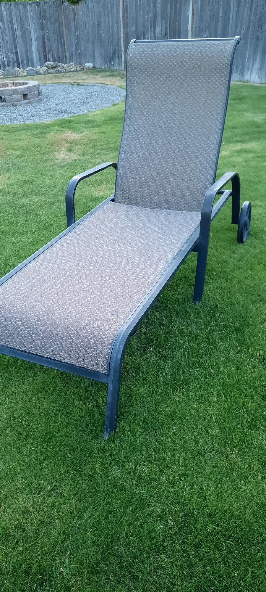 COSTCO LOUNGE CHAIR for Sale in Puyallup, WA OfferUp