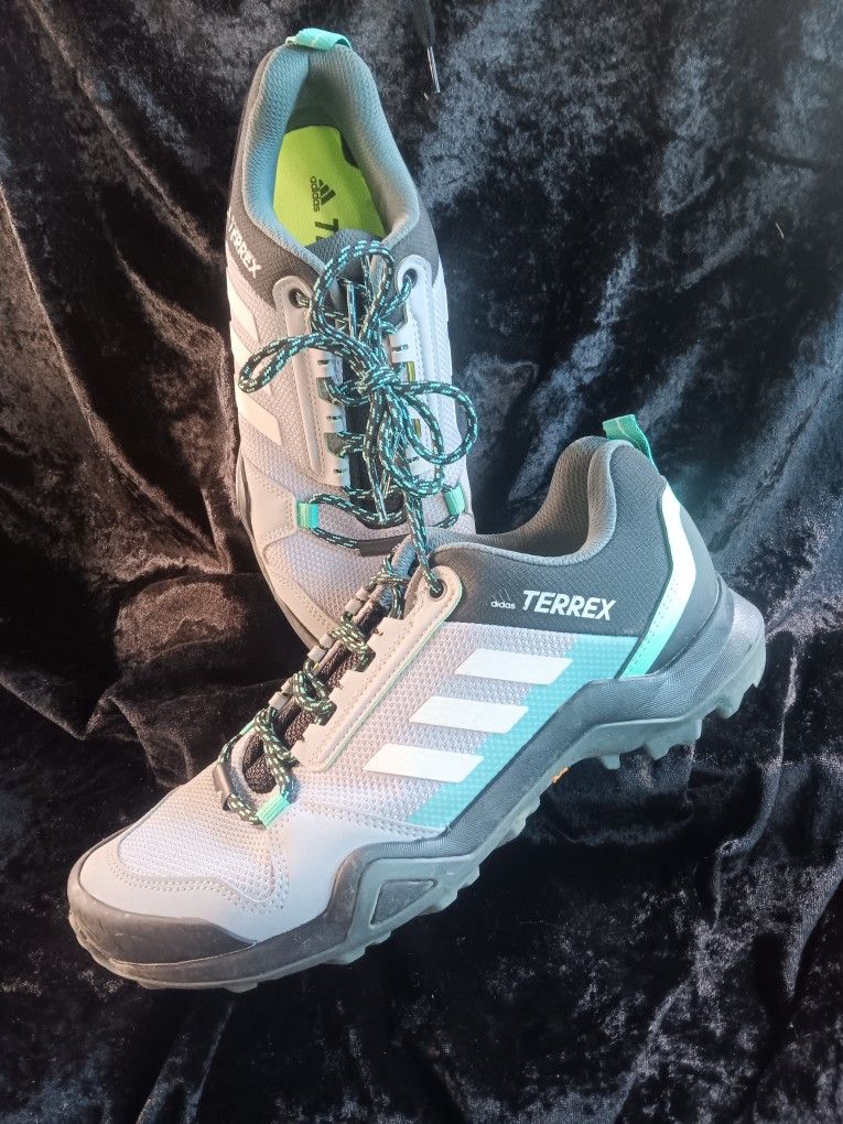 Adidas Sneakers