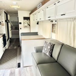 RV 1998 WINNEBAGO ADVENTURER - 35’ w/ Slide Out