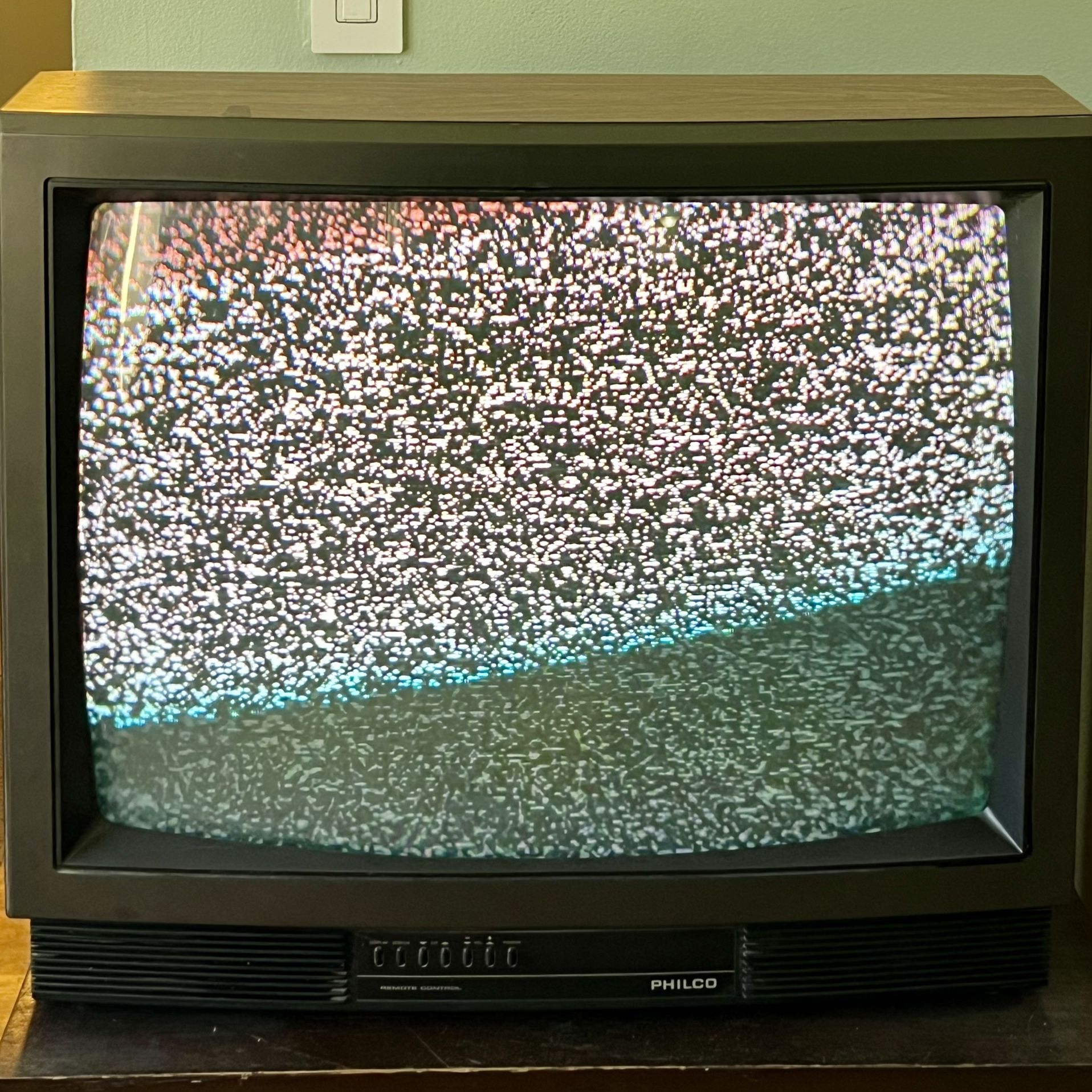 25” Philips Woodgrain CRT TV with RF Input. 1992 Model.
