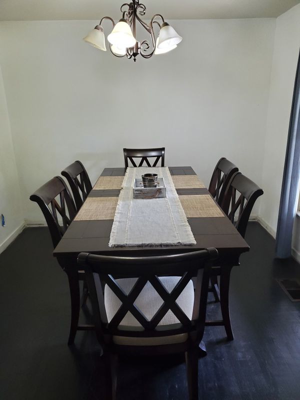 Dining table with chairs for Sale in Fort Worth, TX - OfferUp