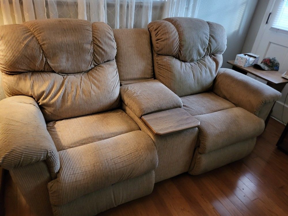 lazyboy loveseat power recliners for Sale in Riverview, FL OfferUp