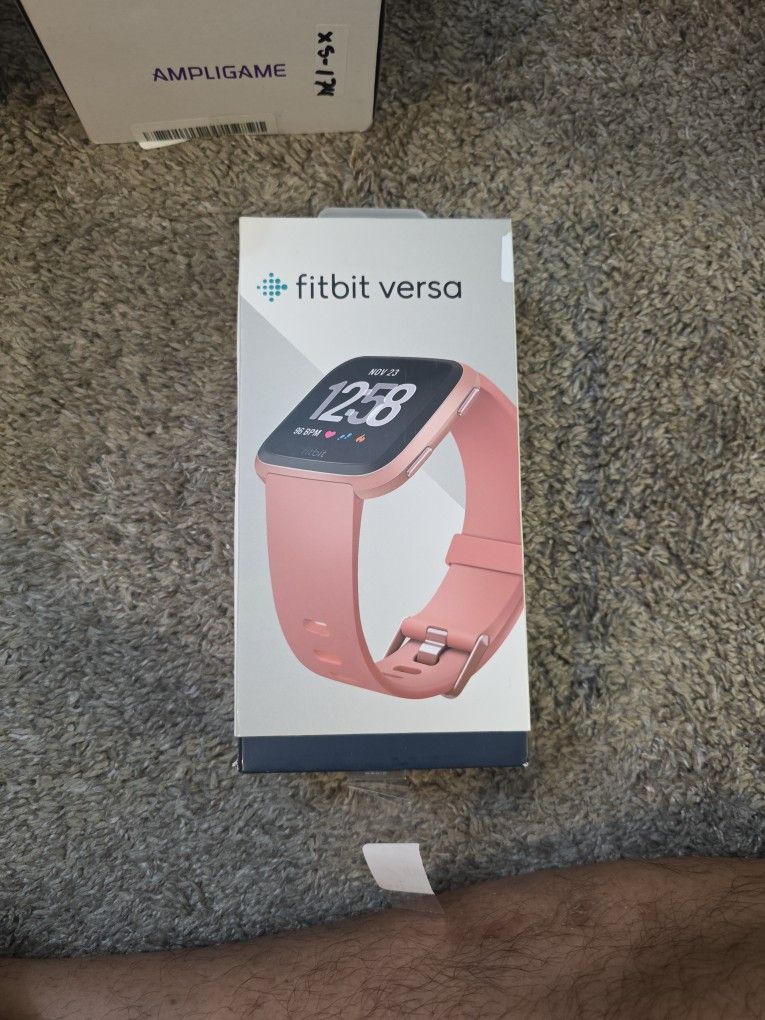 Fitbit Versa Smart Watch - Peach Rose Gold BRAND NEW