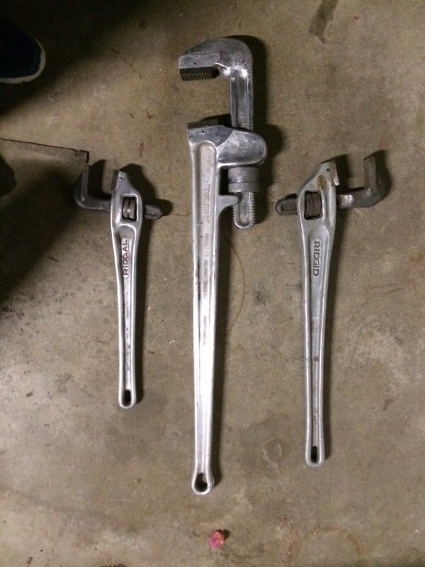 Aluminum pipe wrenches