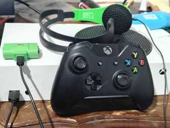 Xbox series s and new controller and headset