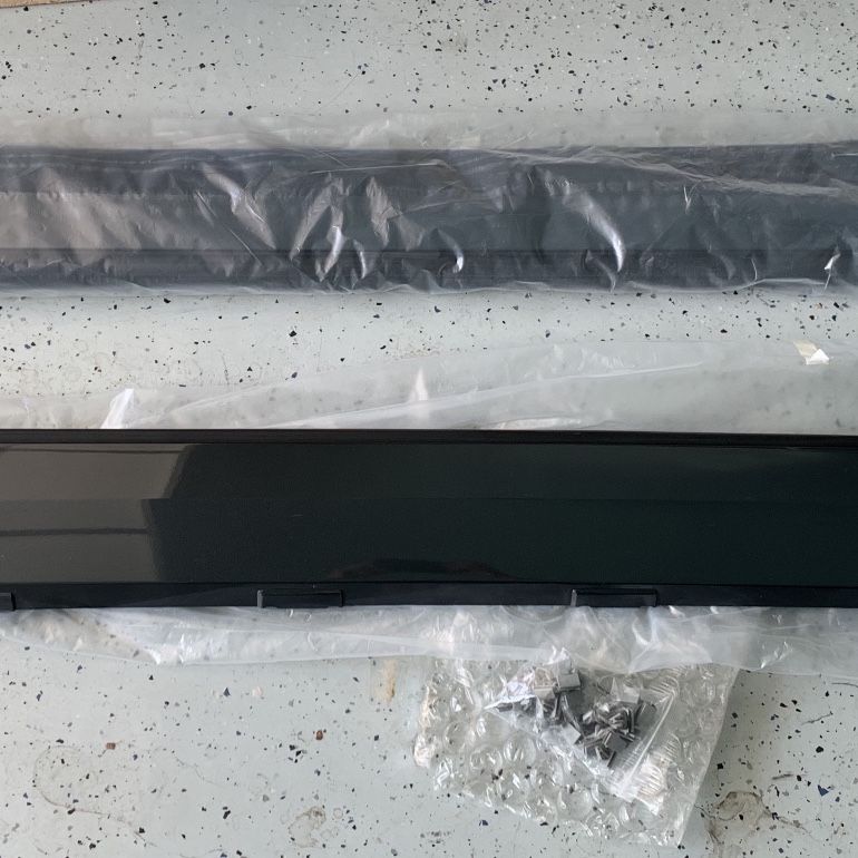 2011 Camaro SS OEM “STOCK” side rocker panel molding Cyber Gray