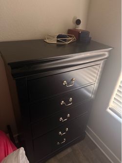 Dresser
