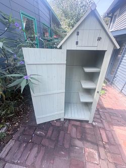 Garden shed wood good condition