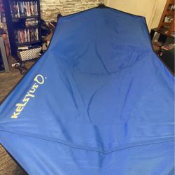 Fold up hammock