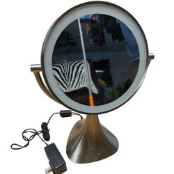 iHome All in One 7X Magnify 9