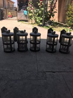 Lámpara para exterior de casa.