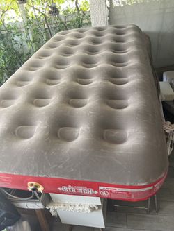 8” Coleman  air mattress and blower new