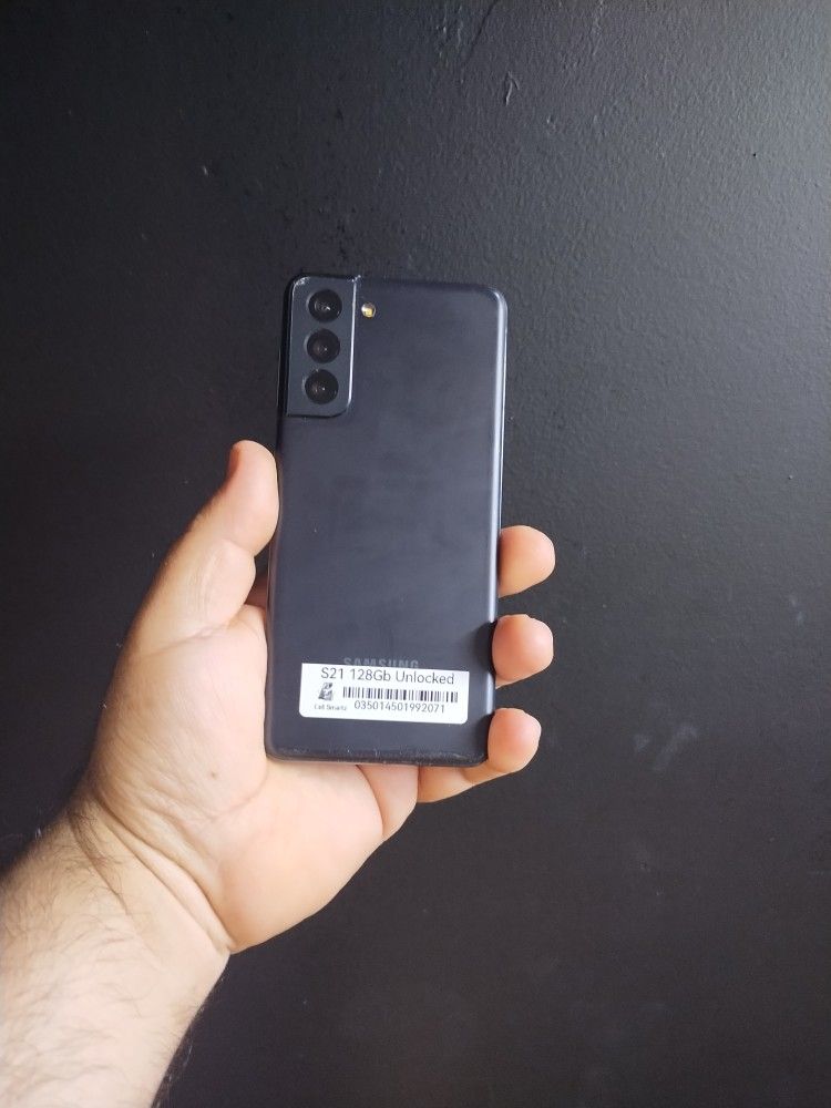 Factory Unlocked S 21 128Gb clean with charger and warranty 💯 and free screen protector @ Cell Smartz 🥰