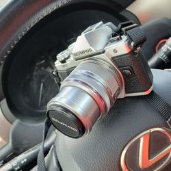 OLYMPUS  E-M10 II(CAMERA)