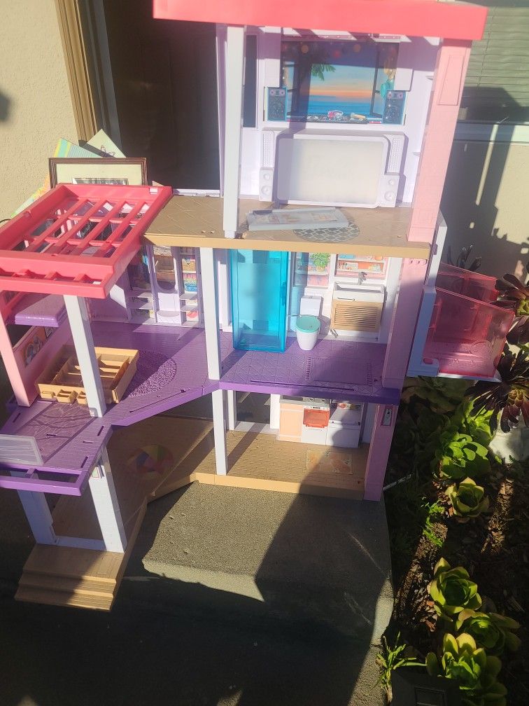 Barbie Dream House