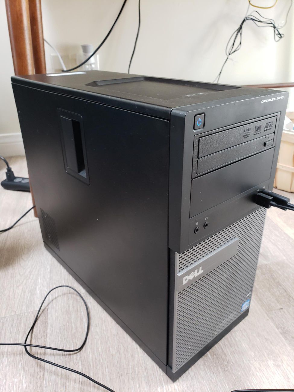 Dell Optiplex 3010 - computer- monitor not included