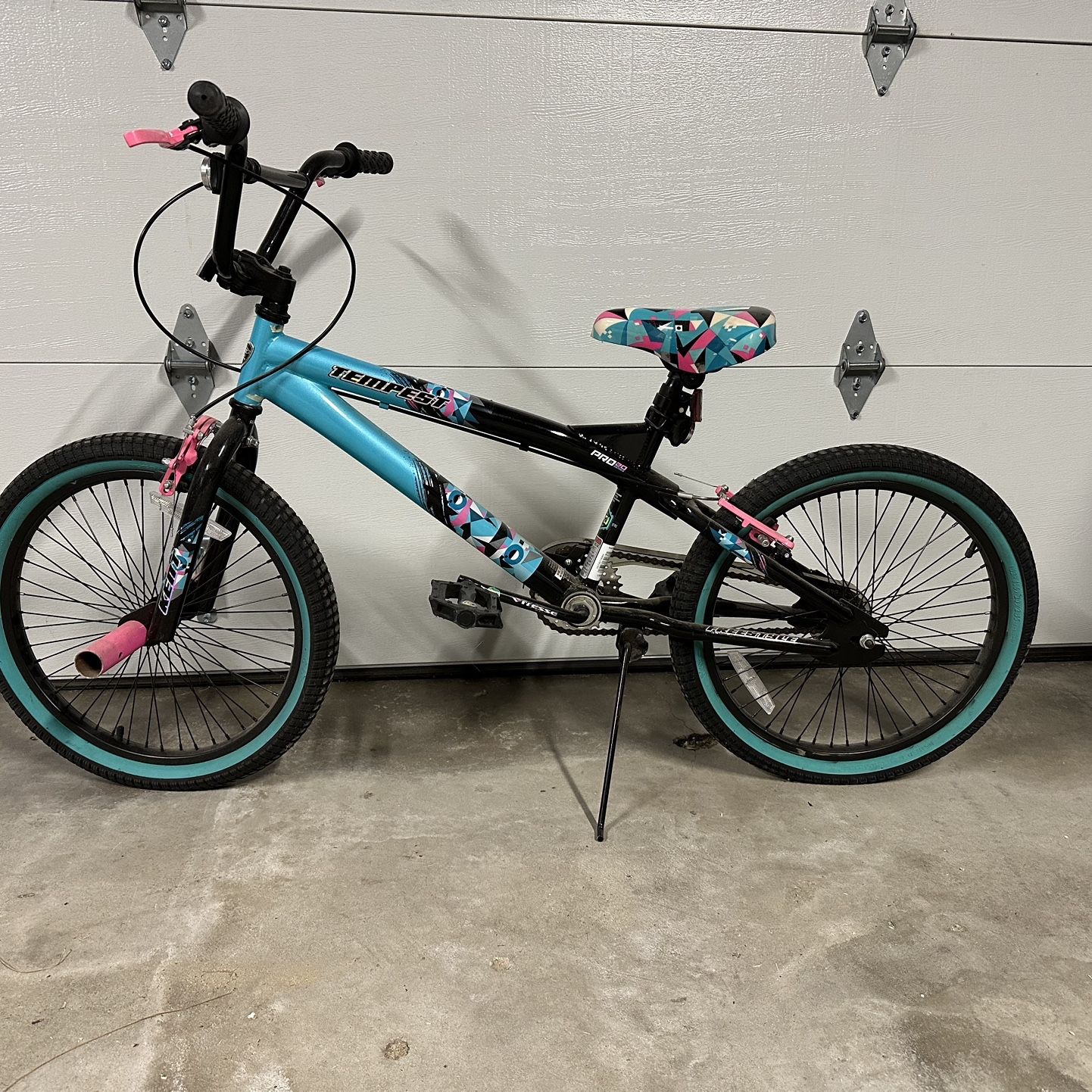 Tempest hotsell girls bike