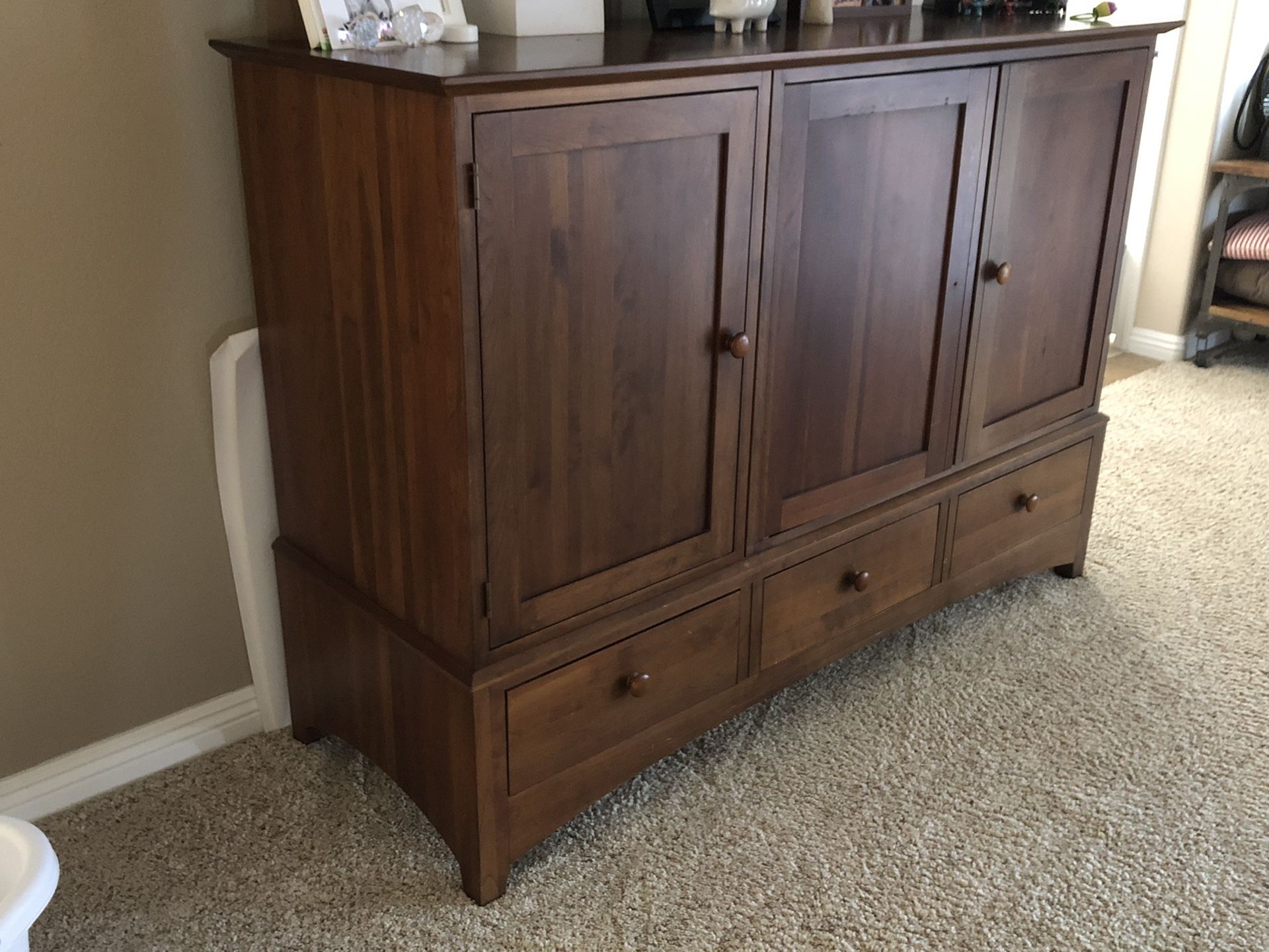 Ethan Allen tv console for Sale in STEVENSON RNH, CA OfferUp