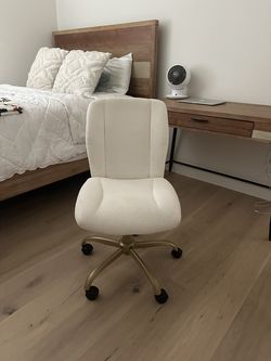 Desk chair