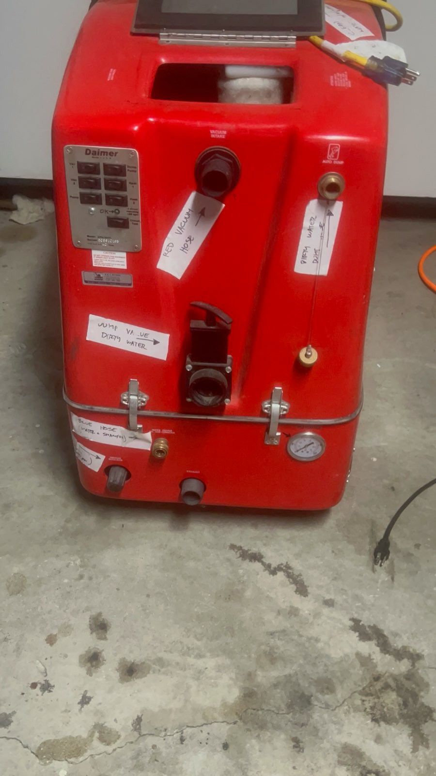 Professional Carpet Cleamer W/ Hoses