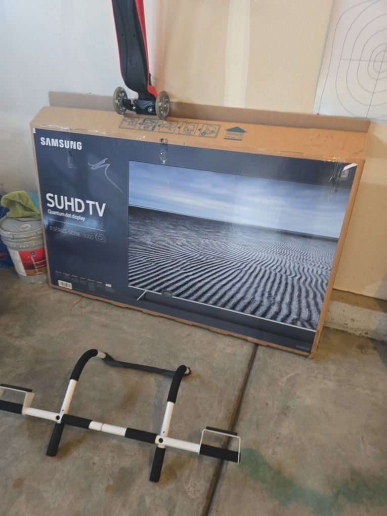 Samsung TV 65 Cracked Screen 