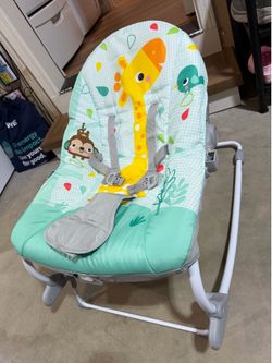 Baby Rocker/Bouncer Seat — Giraffe Print (Folding Frame)