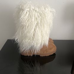 Furry Boots 