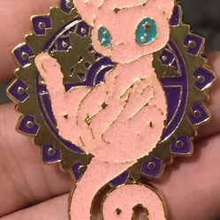 Mew Glitter Pin