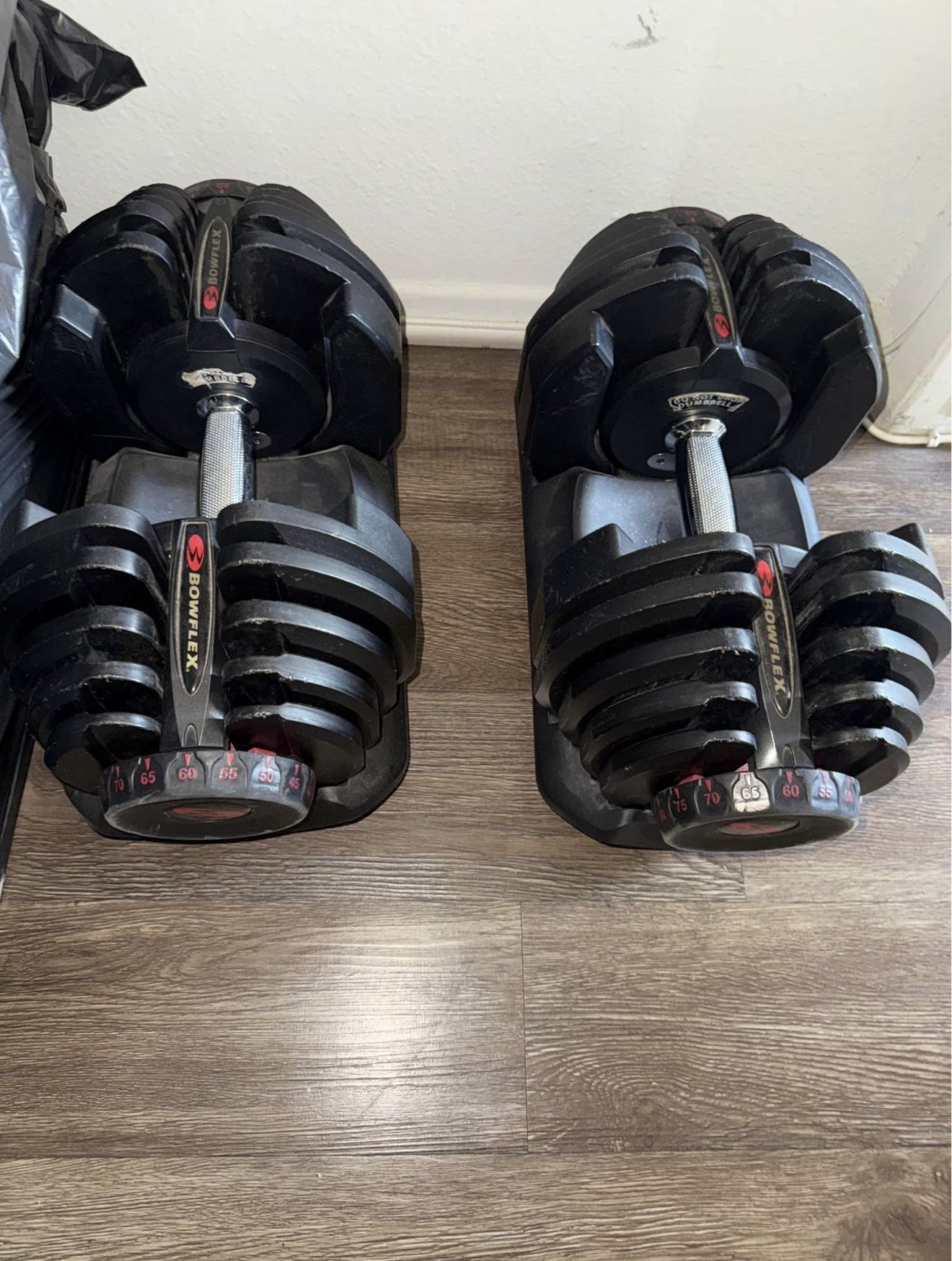 Bow flex adjustable Dumbbells 90lbs