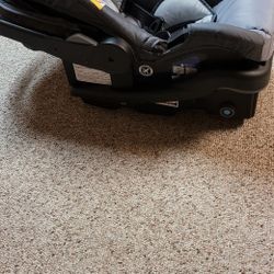 *free* New Baby Trend Carseat (Joliet)