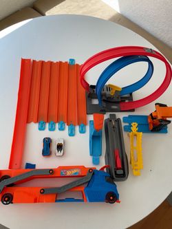 Hot Wheels Track Set with Cars and Accessories