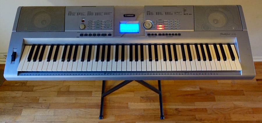 Yamaha DGX-203 76-Key Digital Grand Portable Keyboard