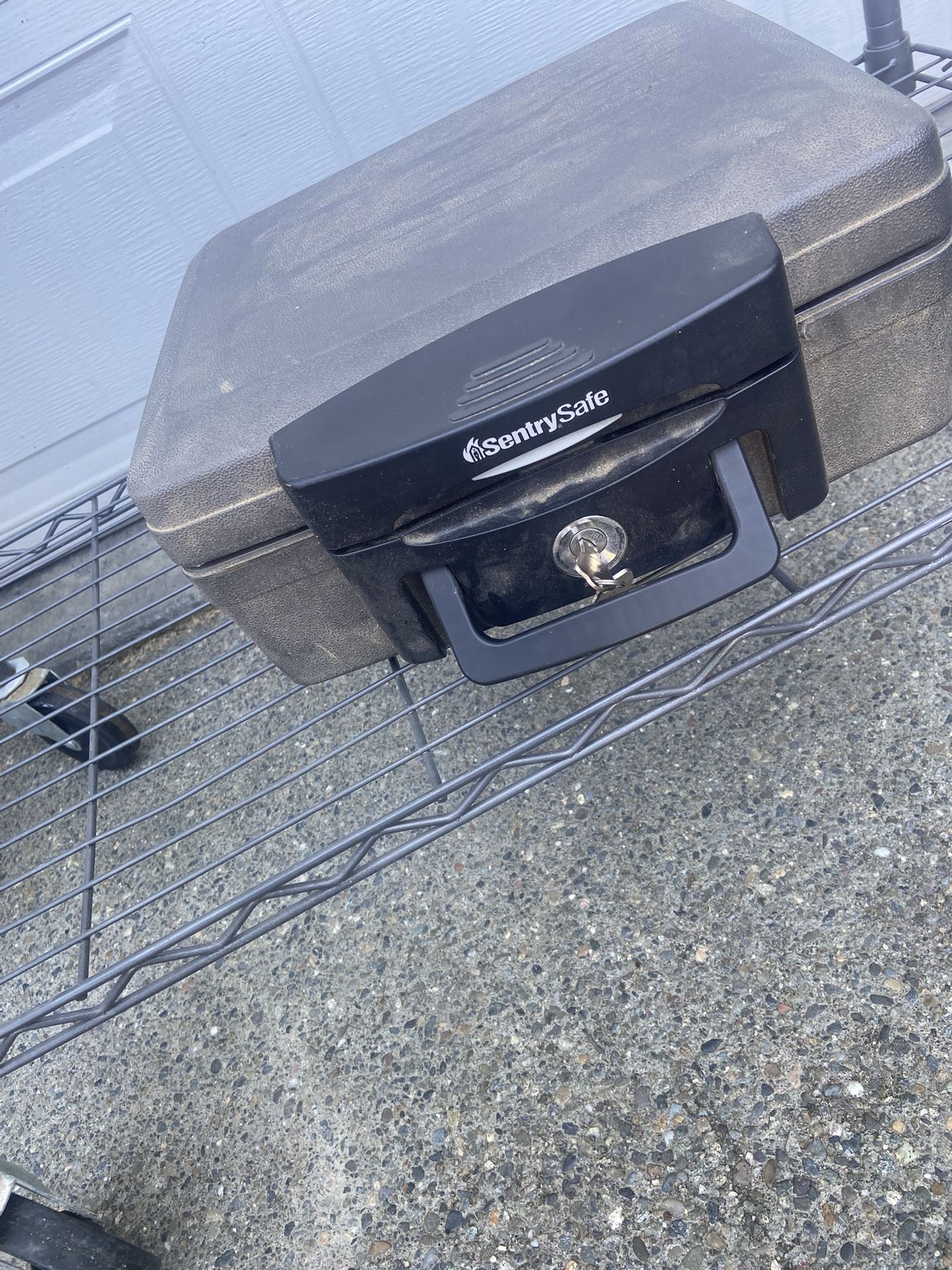 Sentry Safe W/key