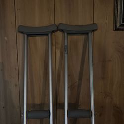 crutches for kids barely size 5,3