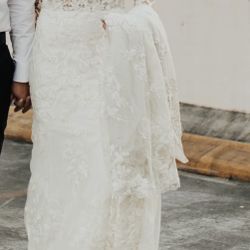 Wedding dress 