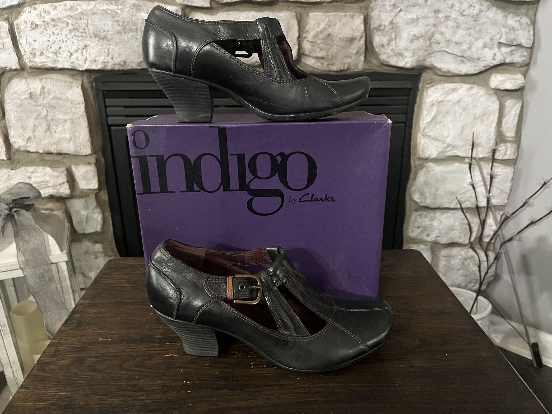Women’s Casual Shoes Size 8.5 By Indigo